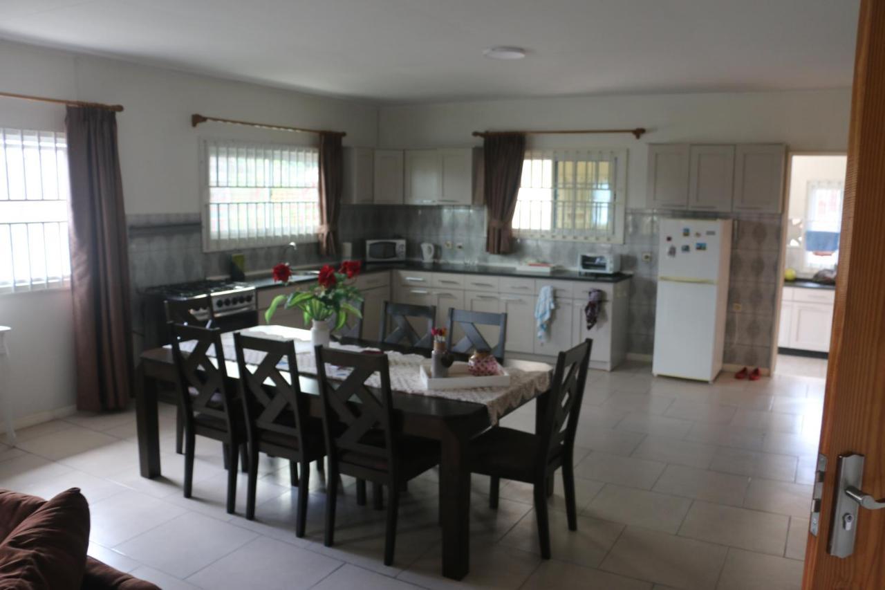 Dubbel Woonhuis Selderiestraat ปารามารีโบ ภายนอก รูปภาพ